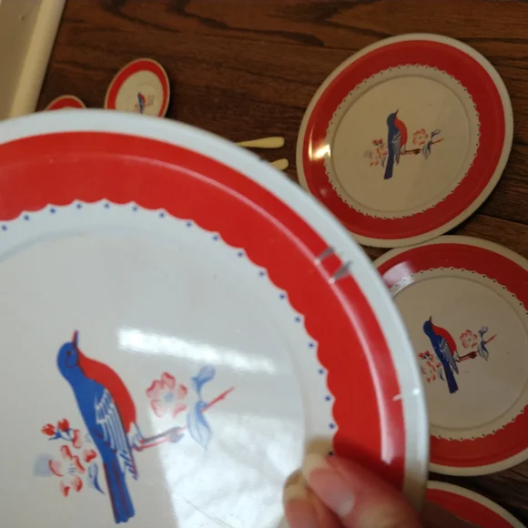 Red and White Dinnerware Set - Picture 4 of 13